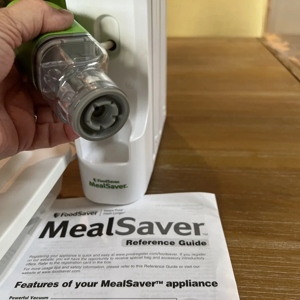 FoodSaver MealSaver Vacuum Sealer‎ + Vacuum Container VS400
